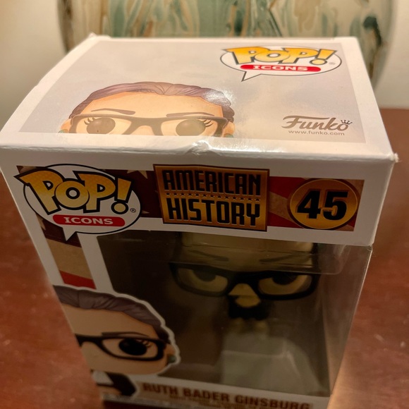 NWT Funko Pop Ruth Bader Ginsberg 45 Vinyl Figure - Picture 6 of 7